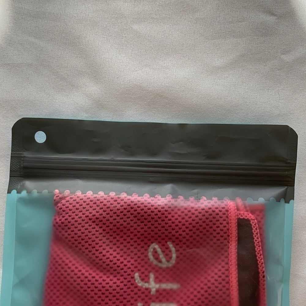 NWOT - Good Life/Your Choice Cooling Towel One Size - Picture 4 of 6